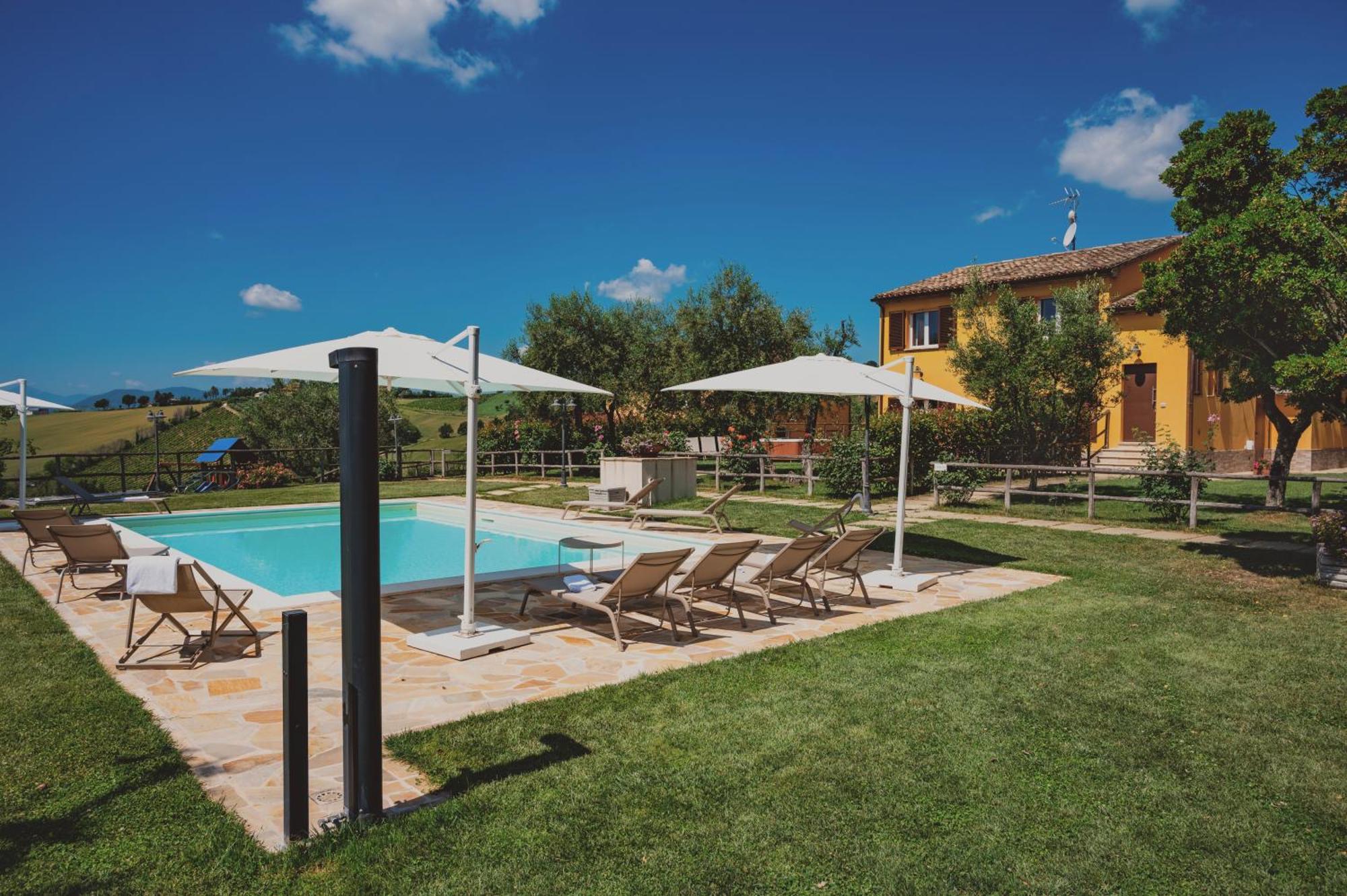 Montenovo Country House Ostra Vetere Buitenkant foto