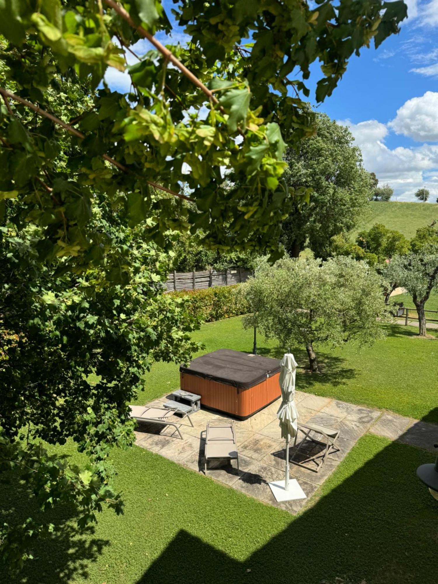 Montenovo Country House Ostra Vetere Buitenkant foto