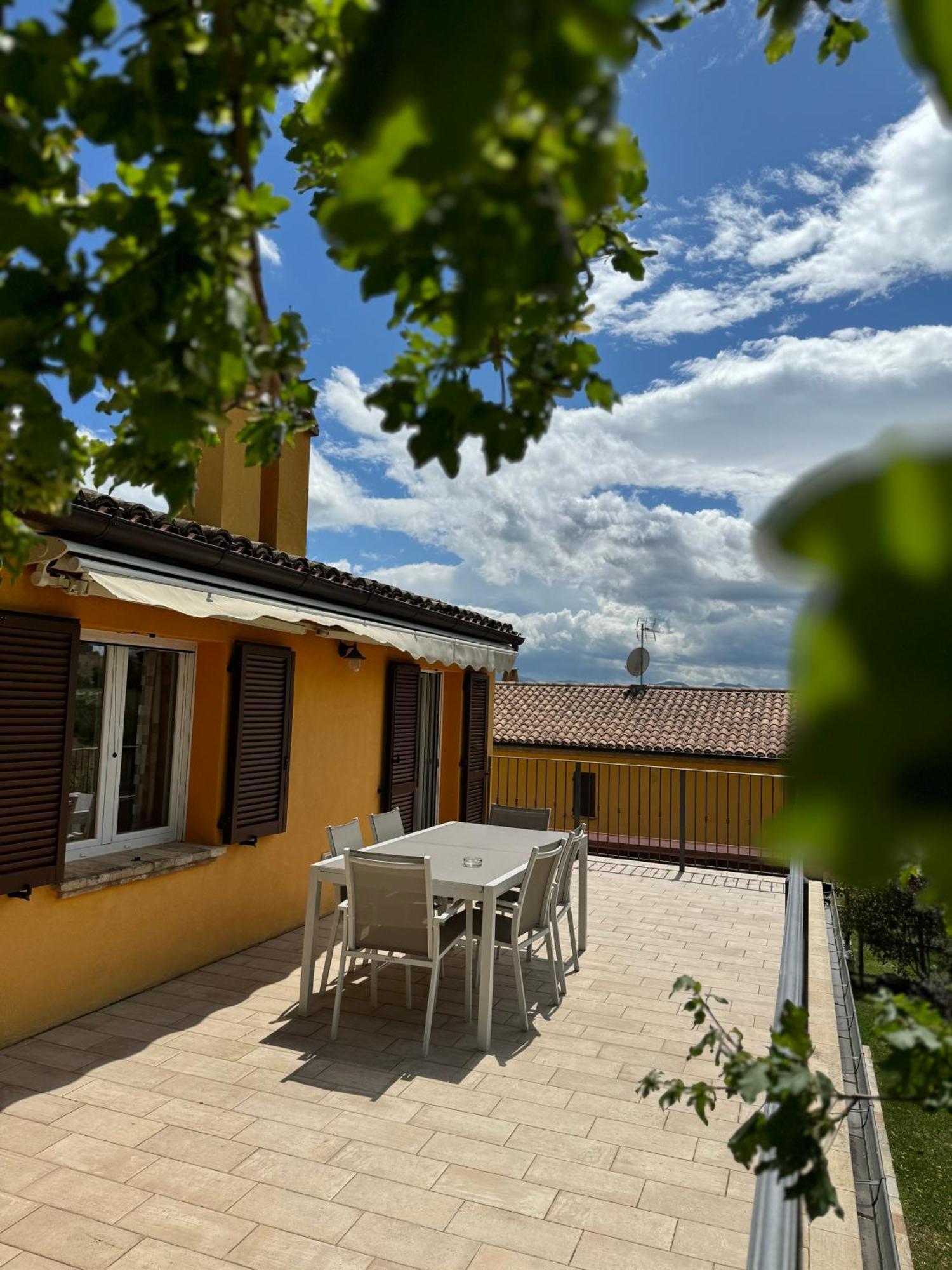 Montenovo Country House Ostra Vetere Buitenkant foto
