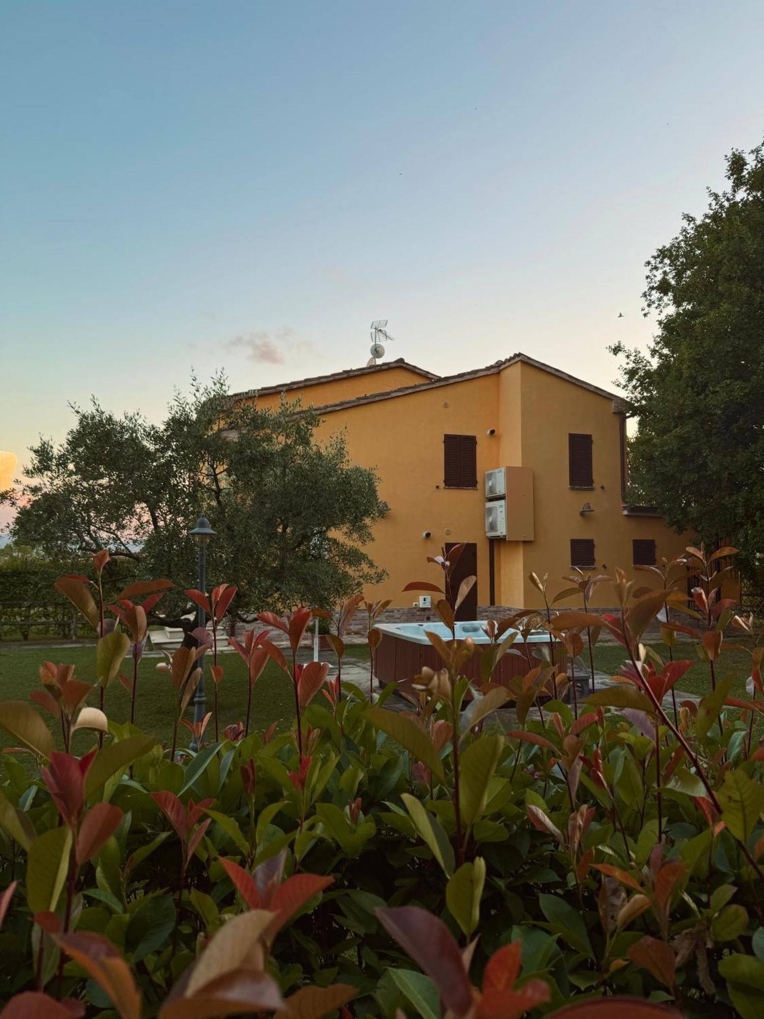Montenovo Country House Ostra Vetere Buitenkant foto